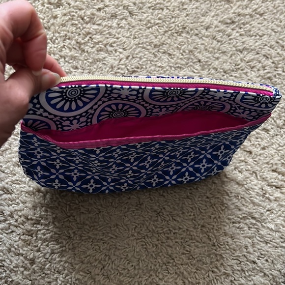 Estée Lauder Makeup Bag - Picture 2 of 4